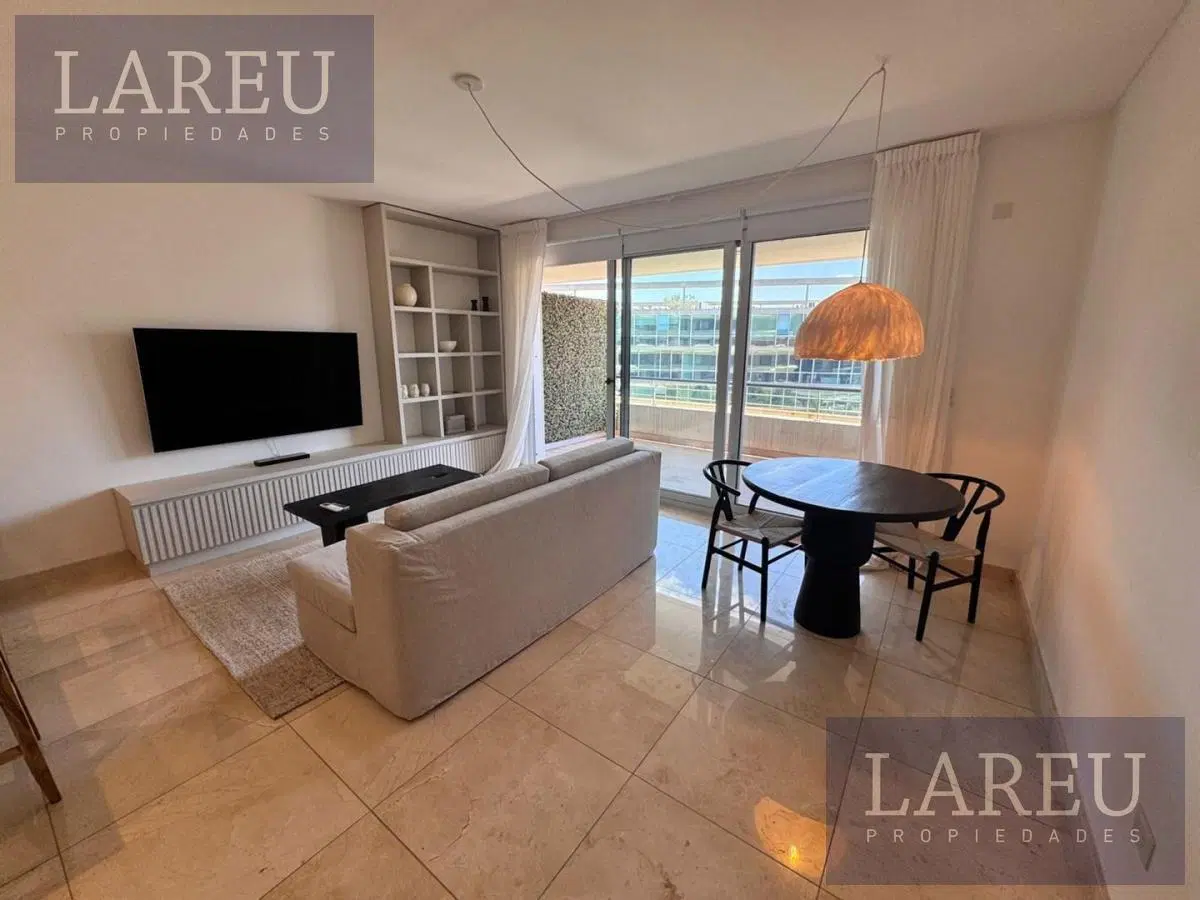 Departamento en Cristaline en Venta amoblado, Pilar 4