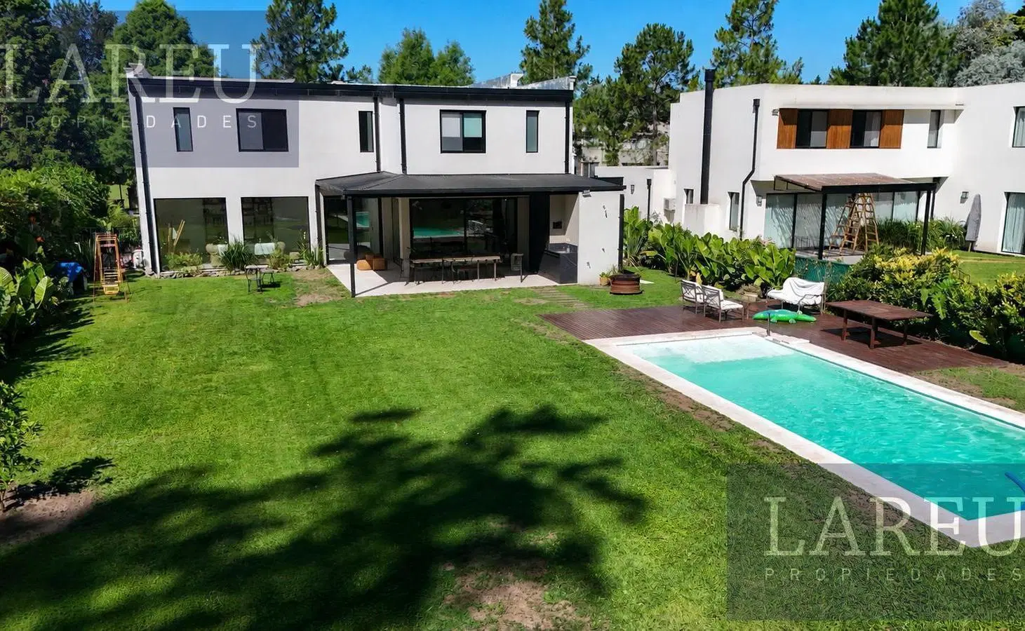 Casa en Venta en Barrio Pilar Privado 3