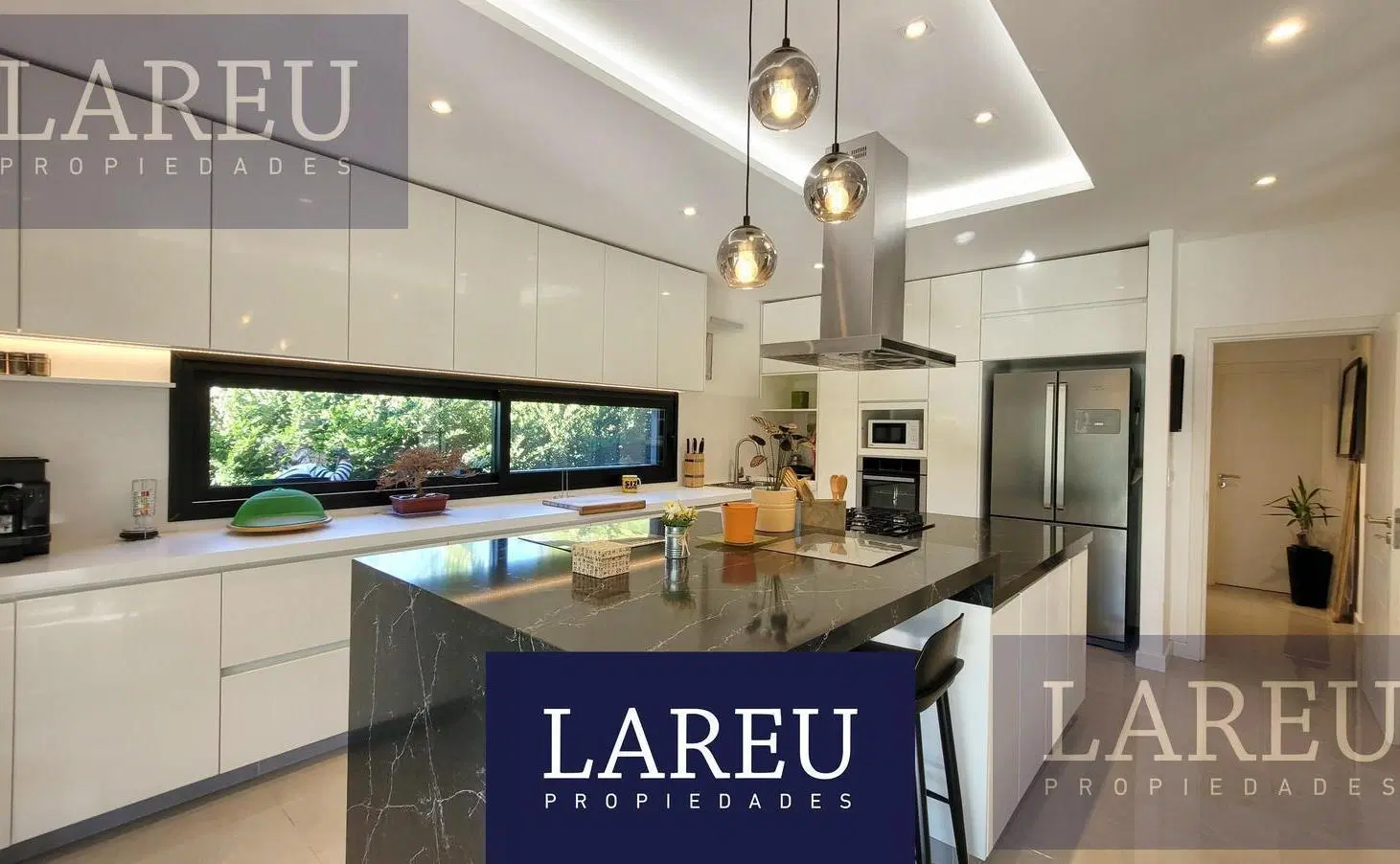 Casa en Venta con renta - Barrio Pilar Privado 3