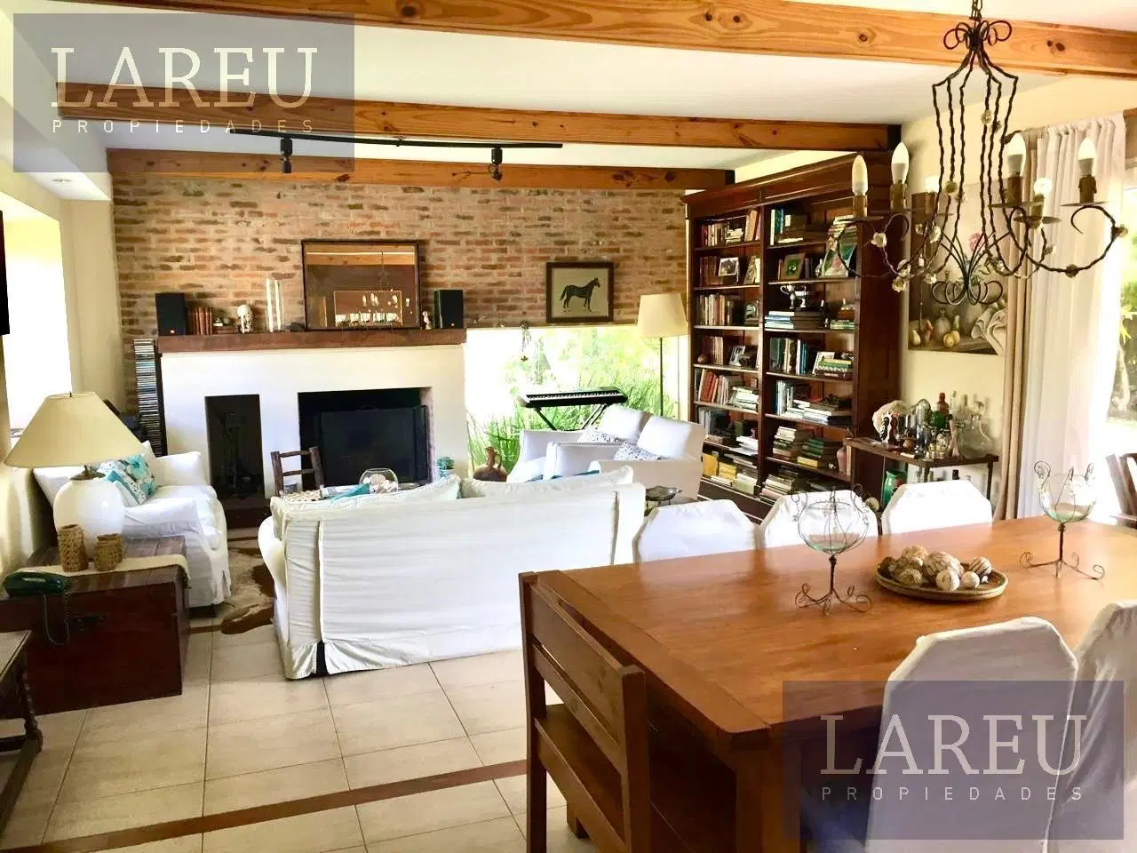 Casa en el Barrio Privado El Lucero 2