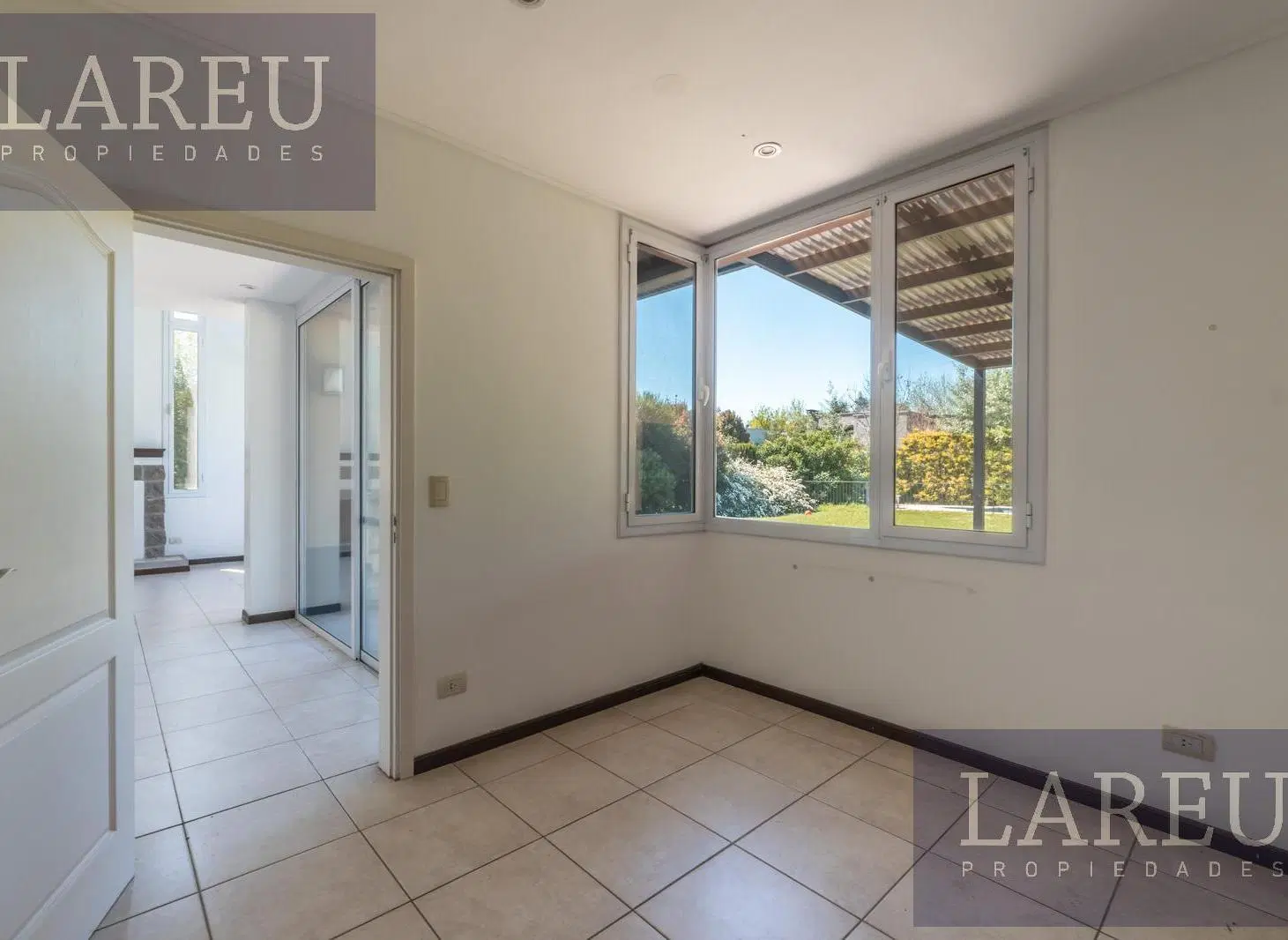 Casa en Venta con renta - Barrio Privado Los Tacos 4