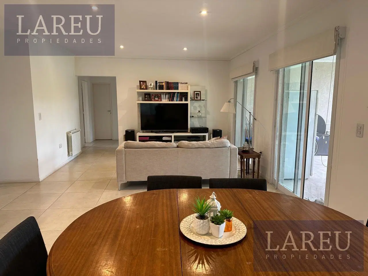 Casa en alquiler con muebles - Santa Guadalupe, Pilar Del Este 1