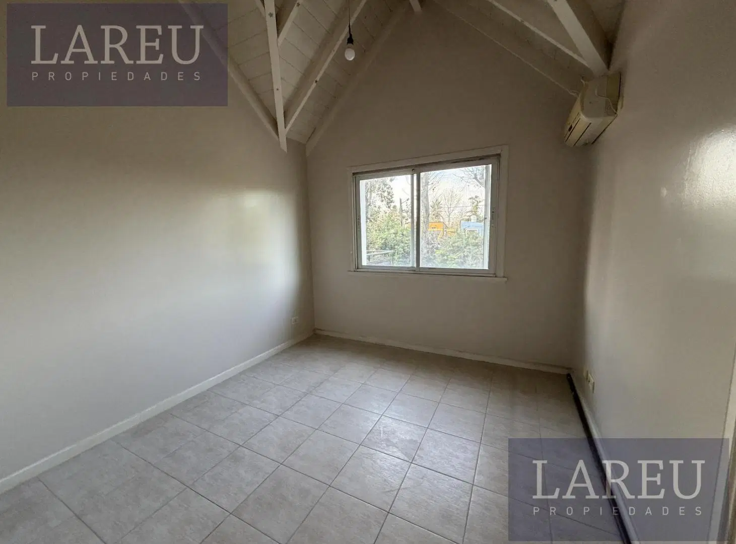 Casa en alquiler en Barrio Privado Bermudas 5
