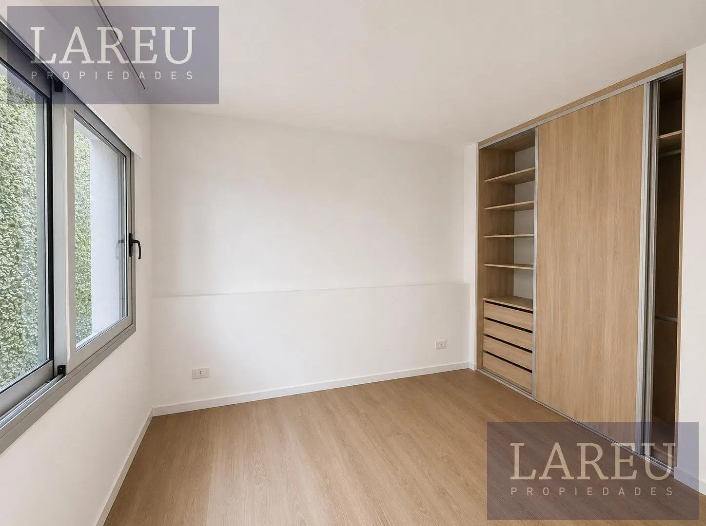 Departamento en Cristaline en Venta amoblado, Pilar 2