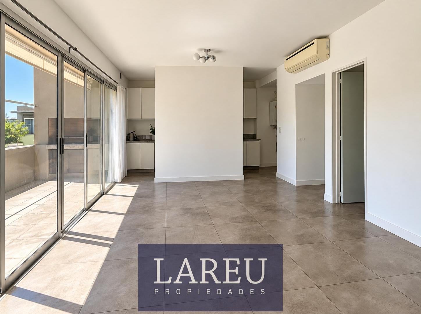 Foto de ALQUILER IMPECABLE Duplex de 3 ambientes en Bosque Alto, imagen 2