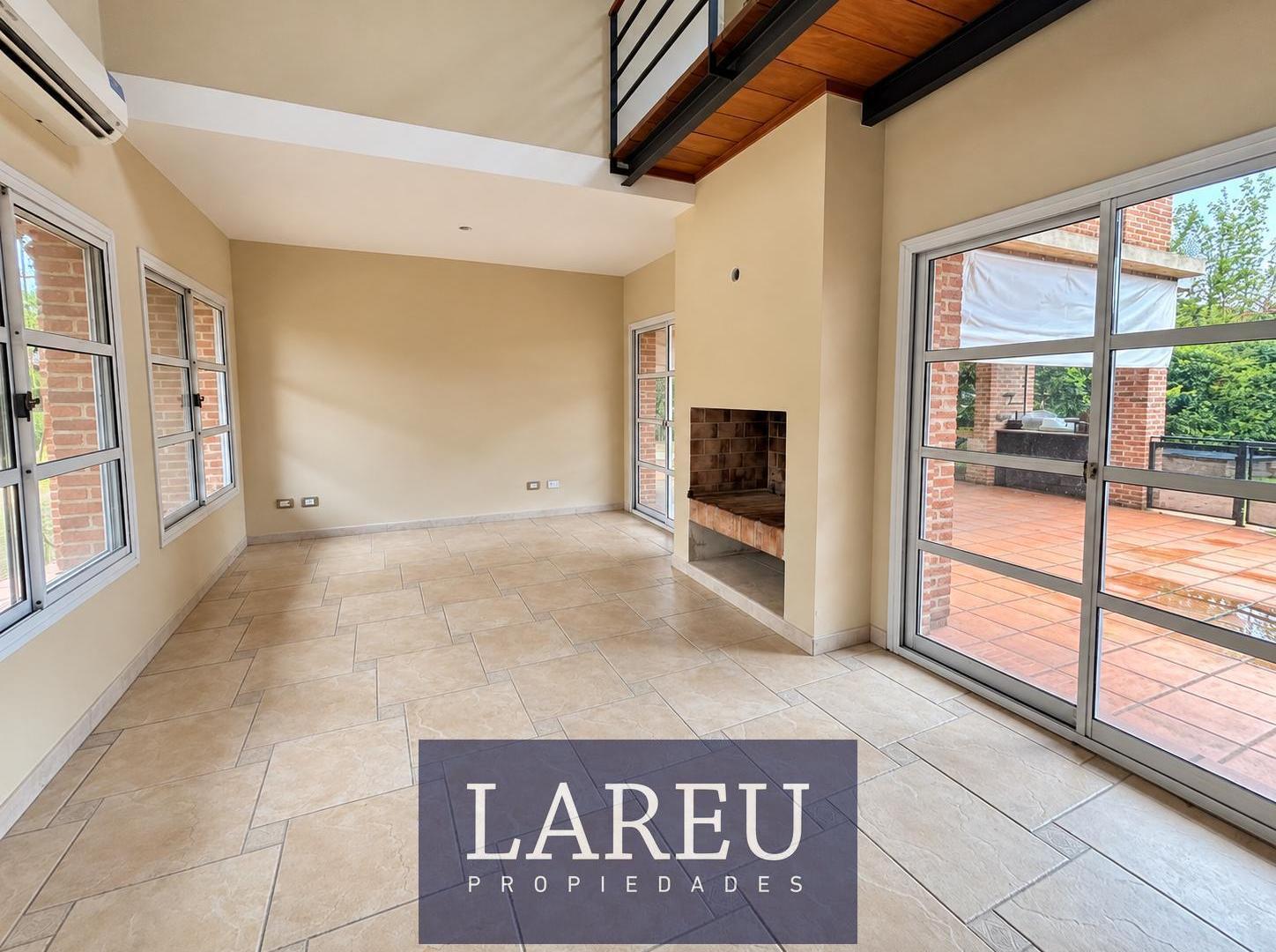 Foto de Casa moderna de ladrillo visto en venta La Delfina en exclusiva, imagen 1