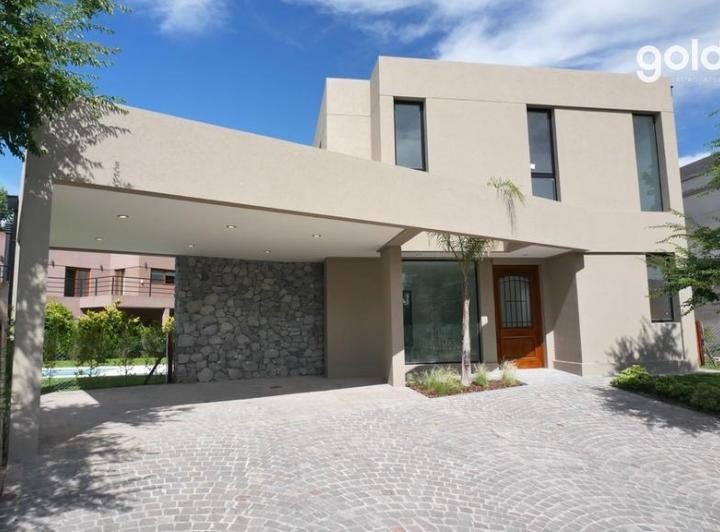 Casa en Fincas de Hudson 3