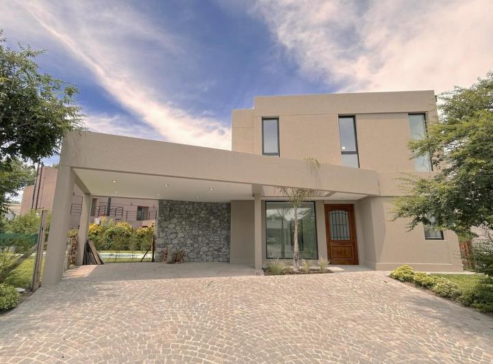 Casa en Fincas de Hudson 5