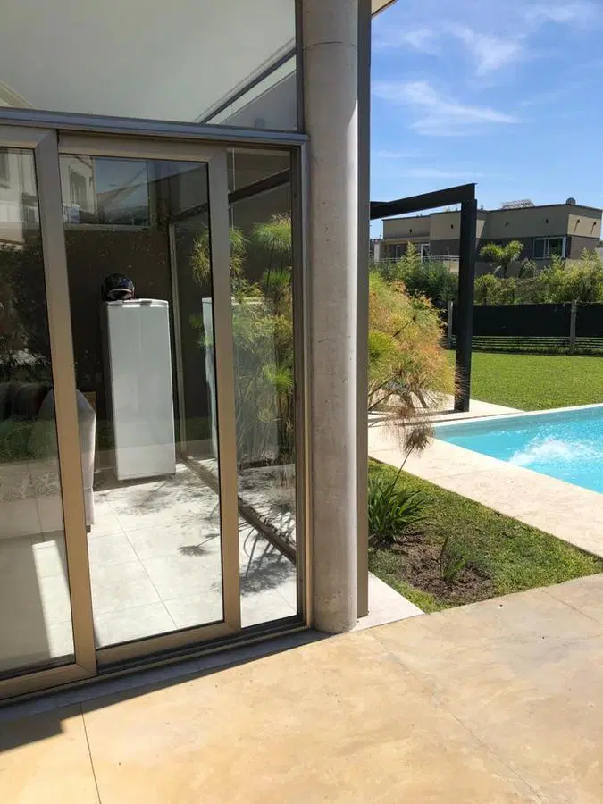 Moderna propiedad en Venta en  Fincas de Iraola II 3