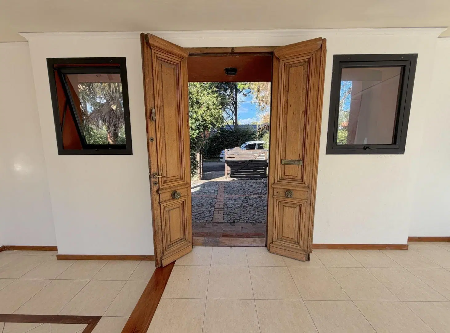 Casa de 3 Dormitorios con parque Piscina y Amplio Quincho 4