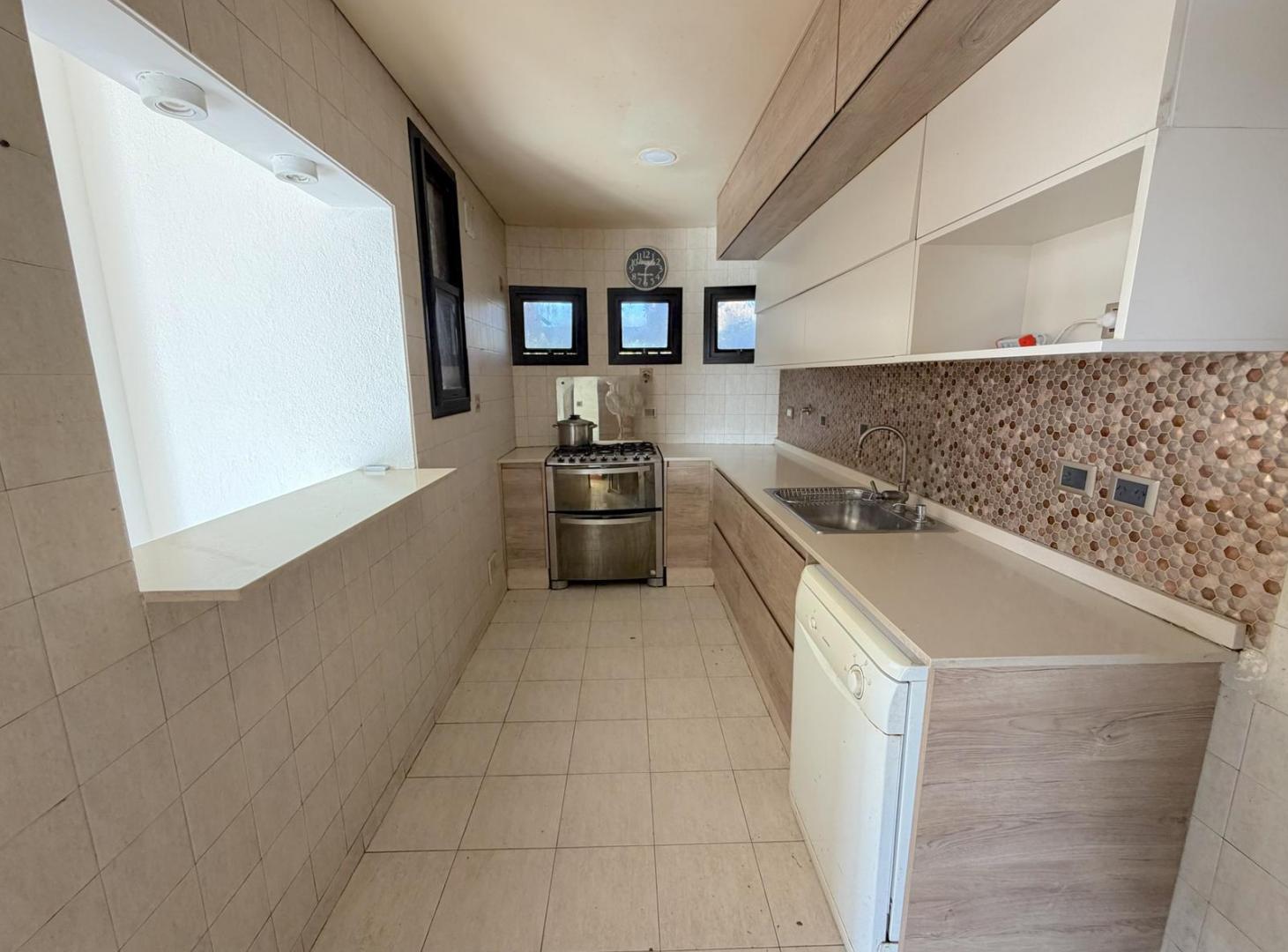 Foto de Casa de 3 Dormitorios con parque Piscina y Amplio Quincho, imagen 3