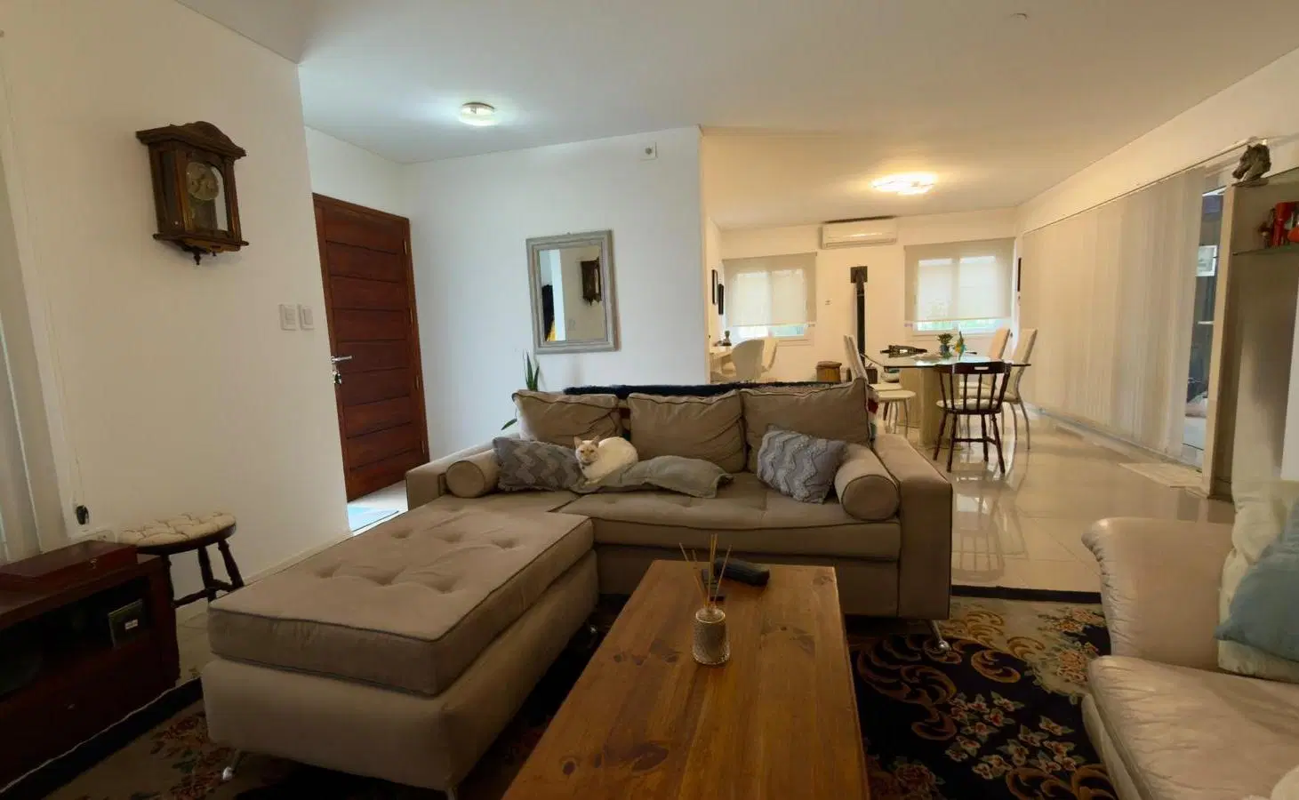 Casa con Piscina en Venta 3