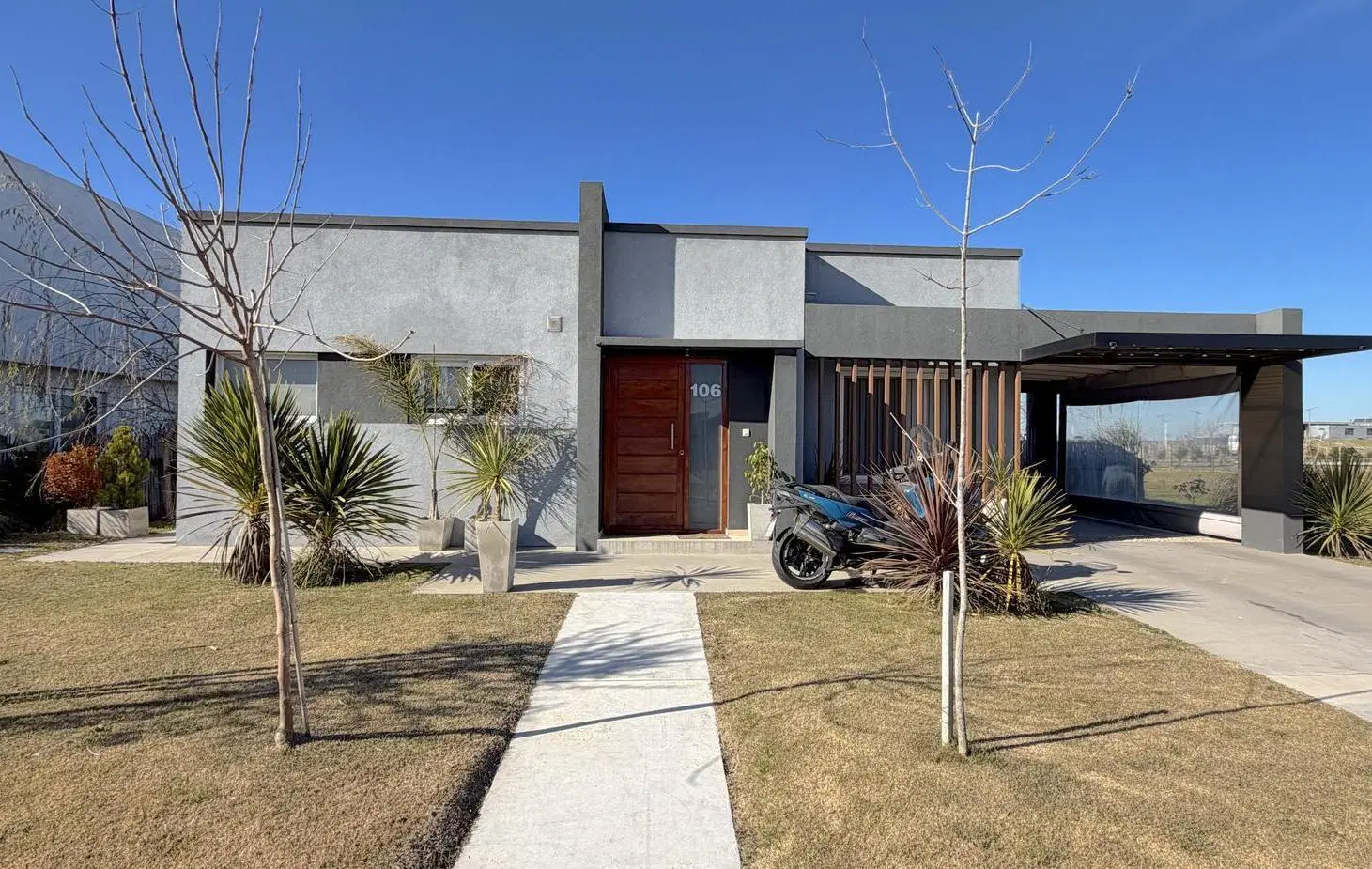 Casa con Piscina en Venta 2