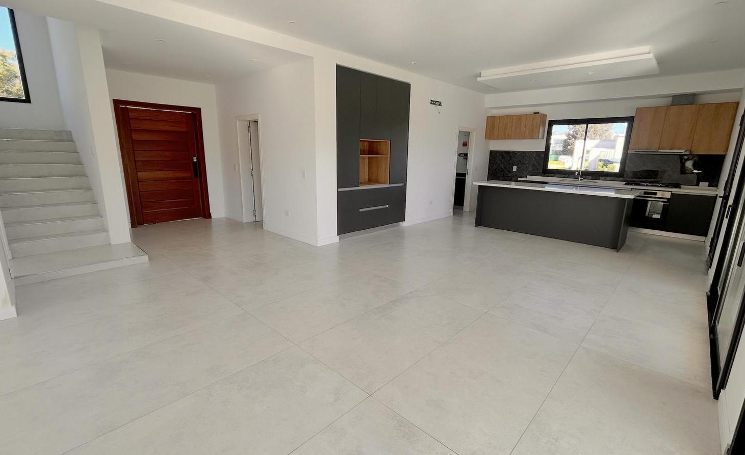 Foto de Casa a estrenar con Piscina en Greenville, imagen 4