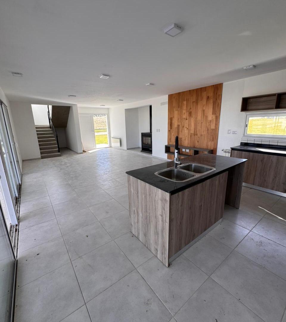 Foto de CASA EN VENTA PUERTO DEL ÁGUILA COUNTRY NÁUTICO LAGO LOS MOLINOS CÓRDOBA, imagen 3