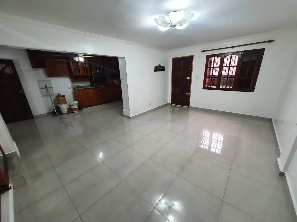 Hermosa Casa Parque Chacabuco 23 dor,- Zona Shopping 1