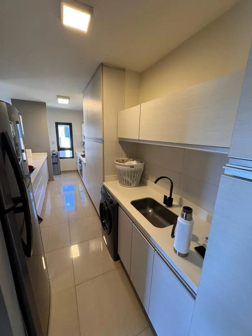Departamento en Alquiler 3 Dormitorios: Exclusividad en Altura con Vista al Chateau en Livette 5