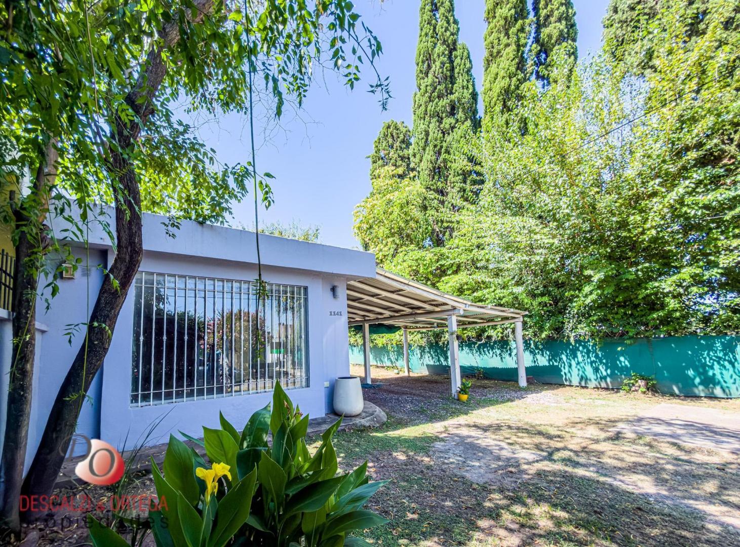 Casa de 2 dormitorios en venta, a metros de Av Bodereau, una planta. Apta credito