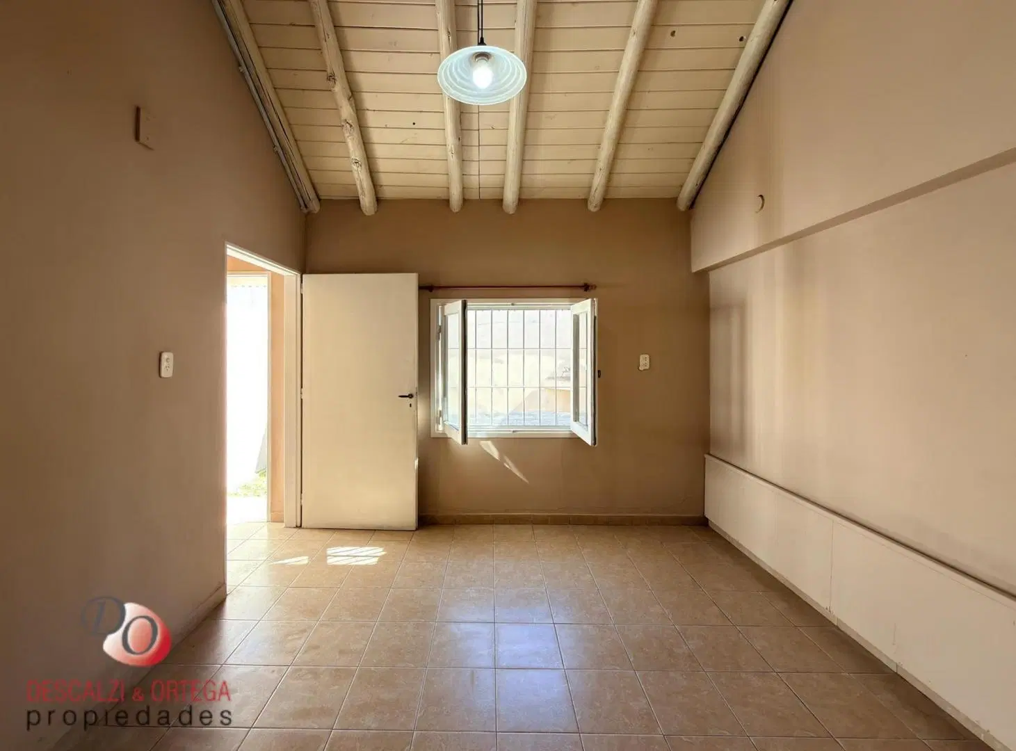 Departamento en Alquiler-1 dormitorio con patio- Poeta Lugones 1