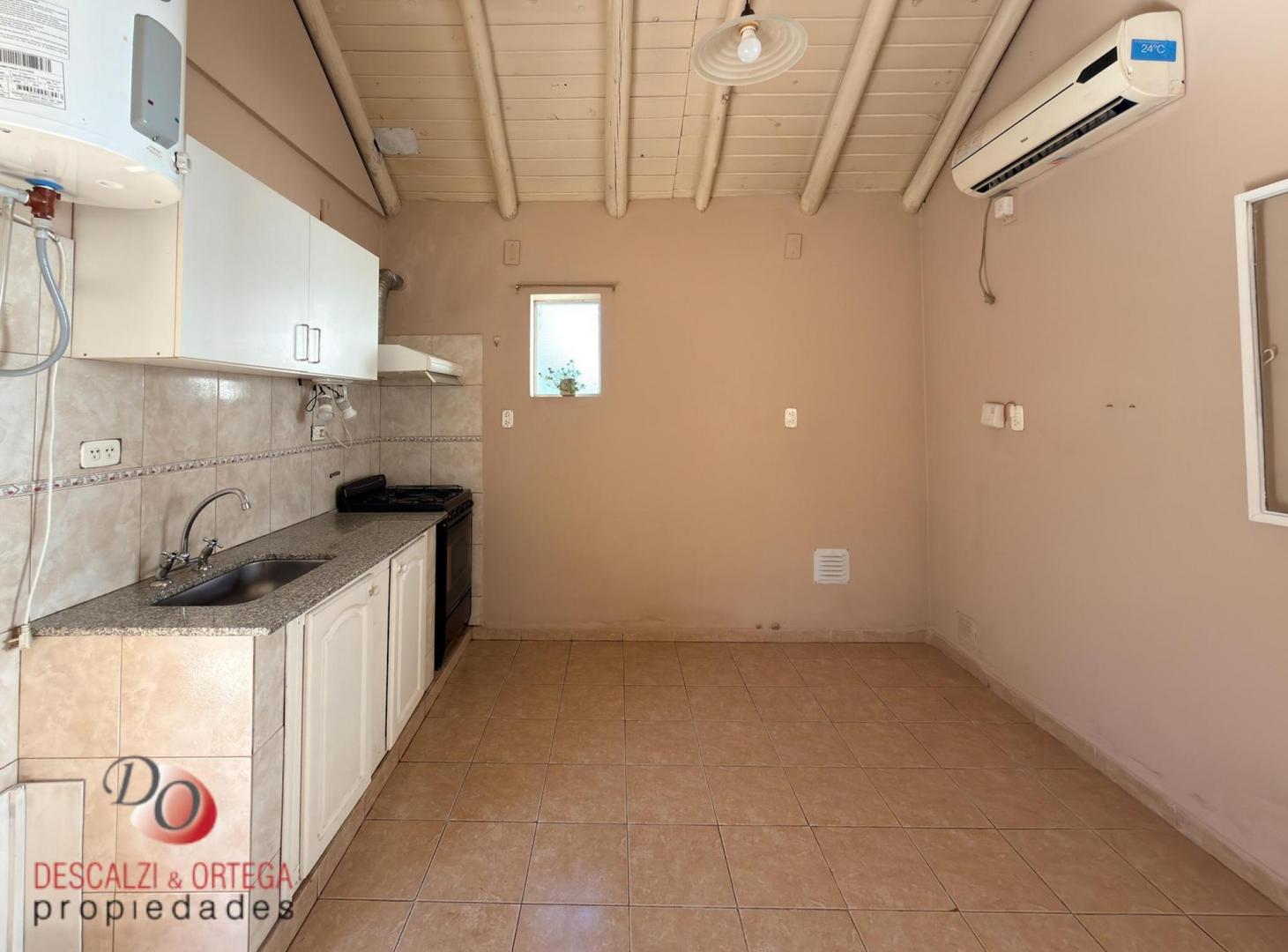 Departamento en Alquiler-1 dormitorio con patio- Poeta Lugones