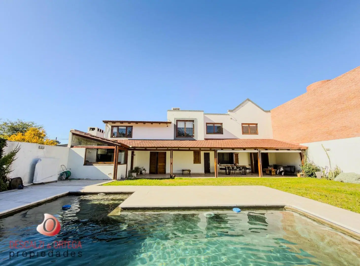 Casa en Venta - Villa Belgrano - 4 Dormitorios - Gran Patio y Piscina 2