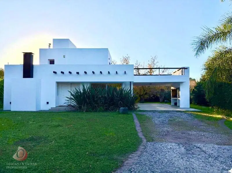 VILLA WARCALDE!  -  LA ARBOLEDA-  CASA EN ALQUILER 3 DORMITORIOS- PILETA 2