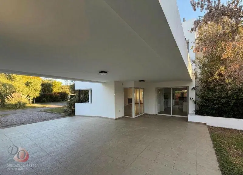 VILLA WARCALDE!  -  LA ARBOLEDA-  CASA EN ALQUILER 3 DORMITORIOS- PILETA 3