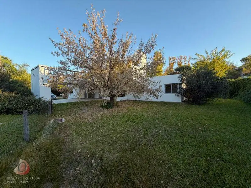 VILLA WARCALDE!  -  LA ARBOLEDA-  CASA EN ALQUILER 3 DORMITORIOS- PILETA 5