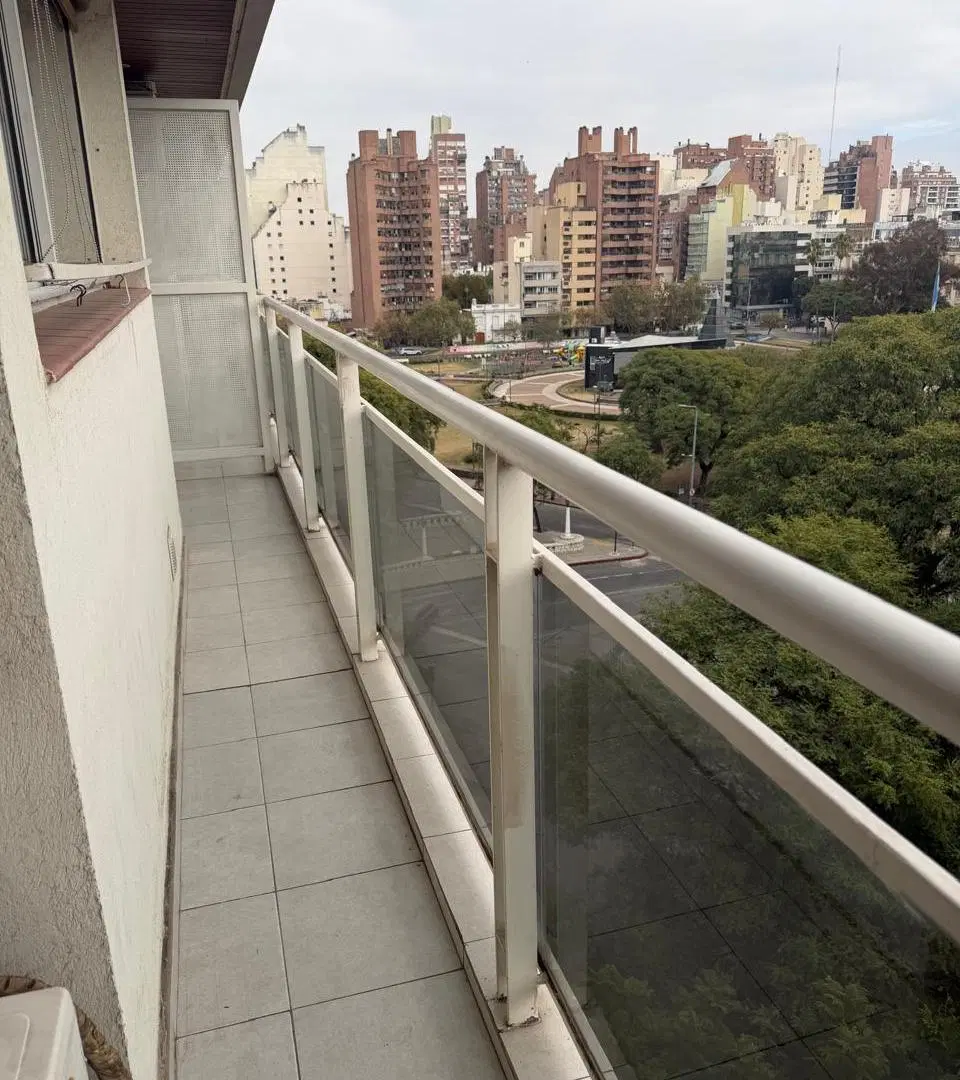 ALQUILER DEPARTAMENTO UN DORMITORIO CON BALCON EN LA ZONA MAS LINDA DEL CENTRO- FRENTE A PLAZA ITALI 5