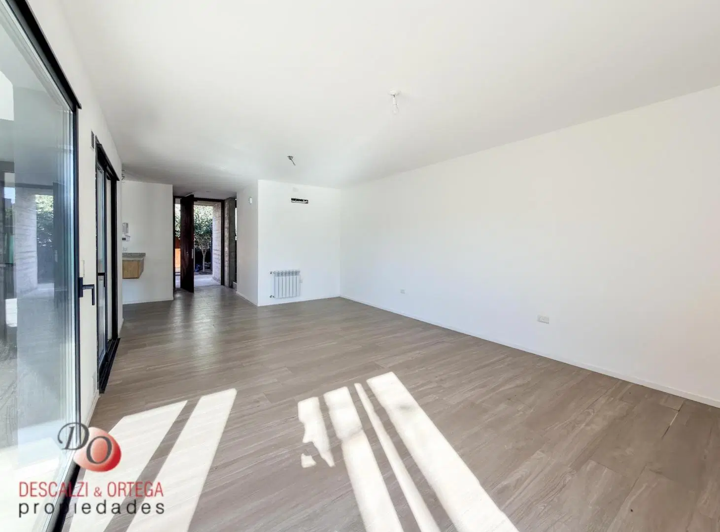 DúplexCasa en venta en complejo cerrado con seguridad en Barrio Rivera Indarte 5