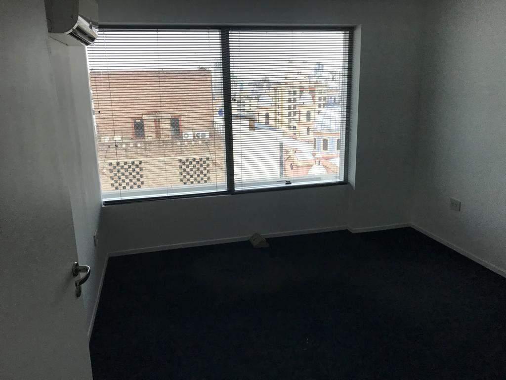 Foto de CENTRO - IMPORTANTE OFICINA EN ALQUILER DE PISO COMPLETO 220 m2, imagen 5