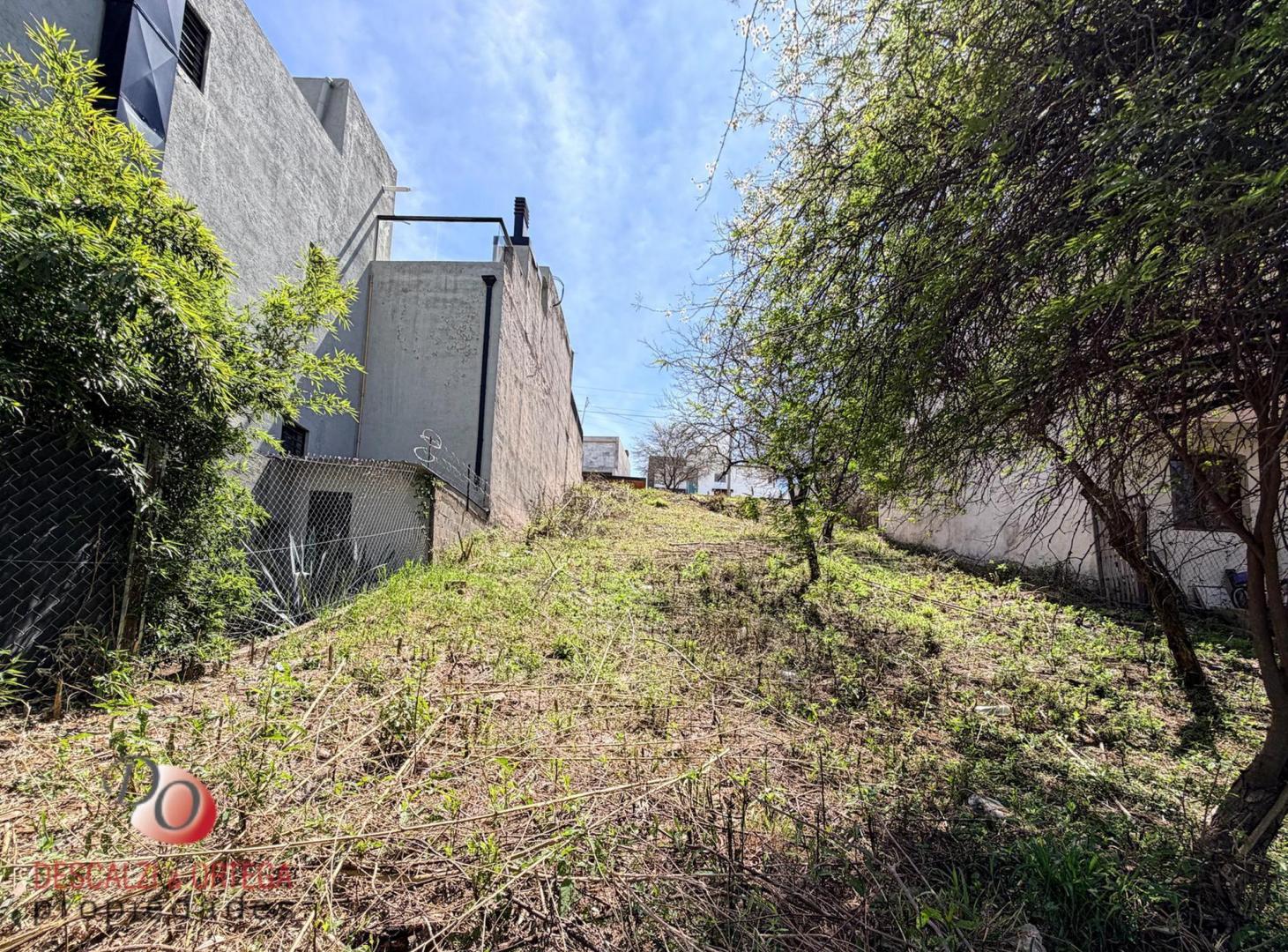 Foto de Terreno en venta-Apto Duplex-Cuesta Colorada, imagen 2
