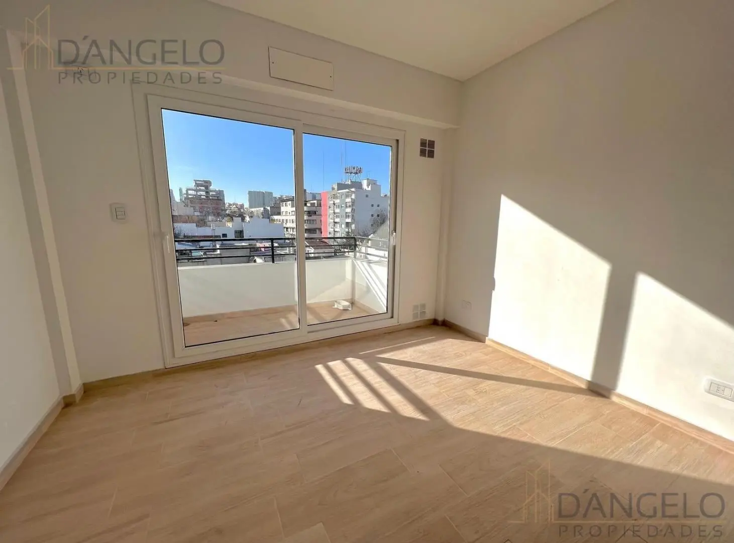 Monoamb divisible con Balcon- Conexión p/lavarropas- super luminoso 2