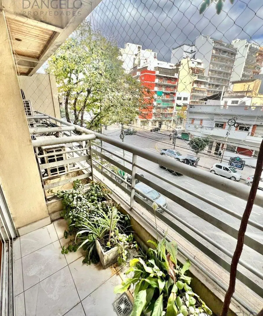 MONOAMB DIVIDIDO C/BALCON SUPER LUMINOSO 2