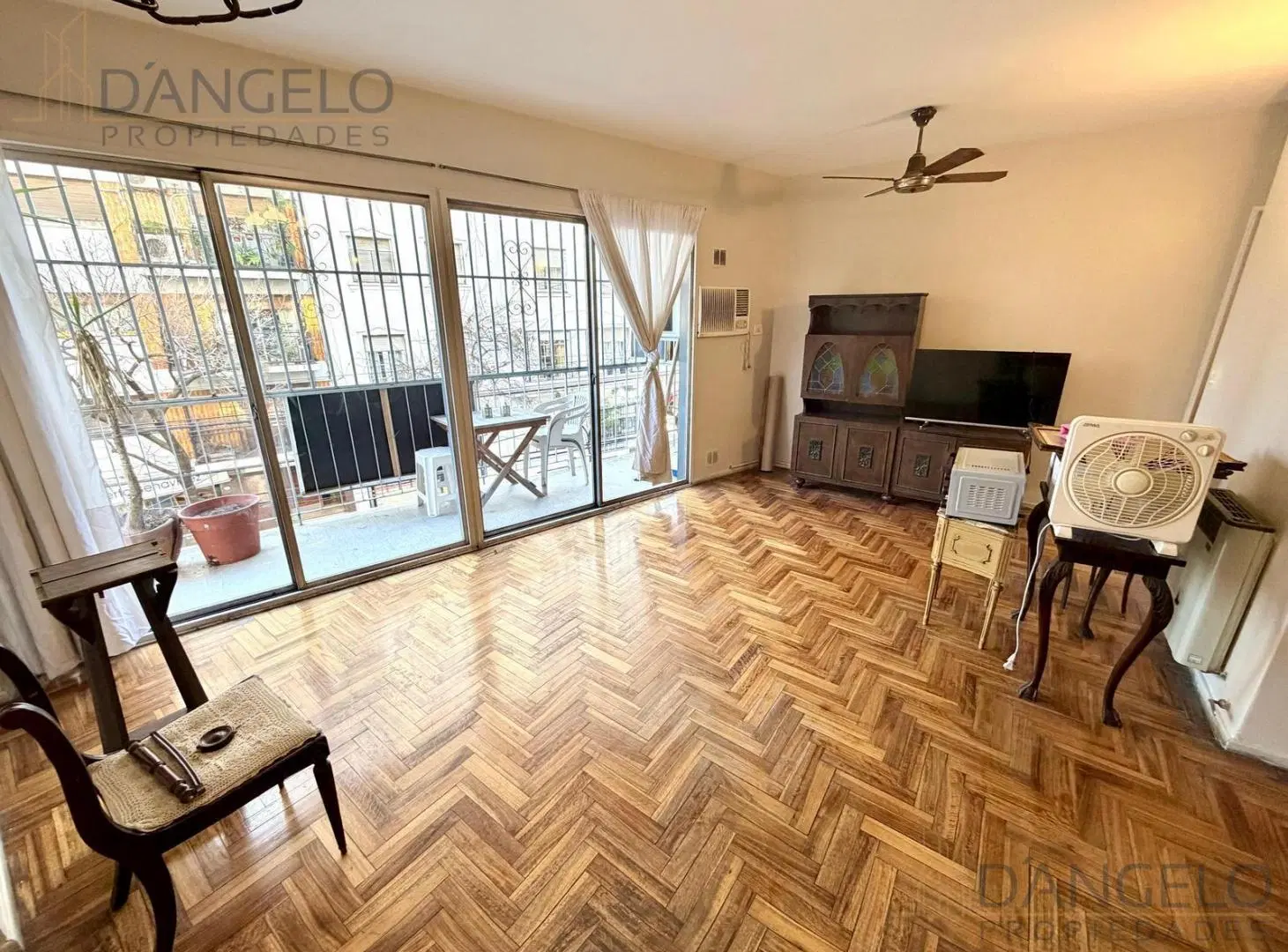 3 AMB C/Balcon al frente - Cocina independiente - Aire acondicionado 2