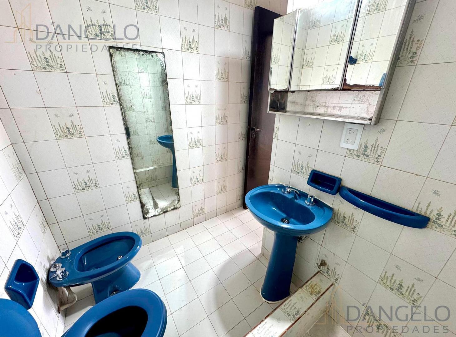 Foto de DPTO MONOAMBIENTE - COCINA- BAÑO COMPLETO - FLORES, imagen 3