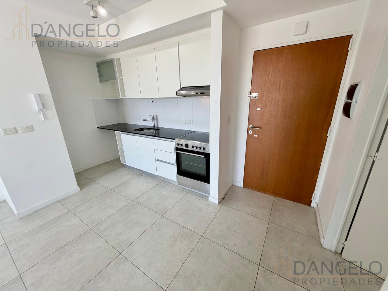 Foto de 2 AMB CON BALCON Y VESTIDOR - EDIFICIO CON SUM Y PILETA, imagen 2