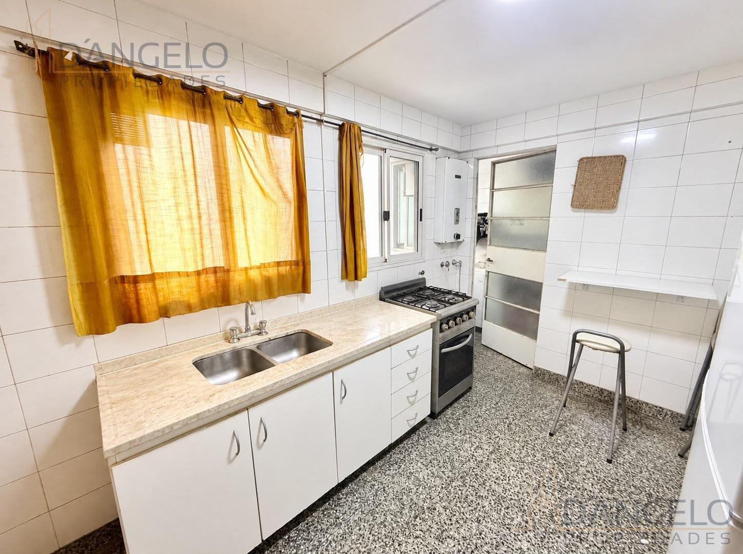 Foto de 3 AMB C/Dependencia - Balcon - Baño y Toilette - Cocina comedor, imagen 4