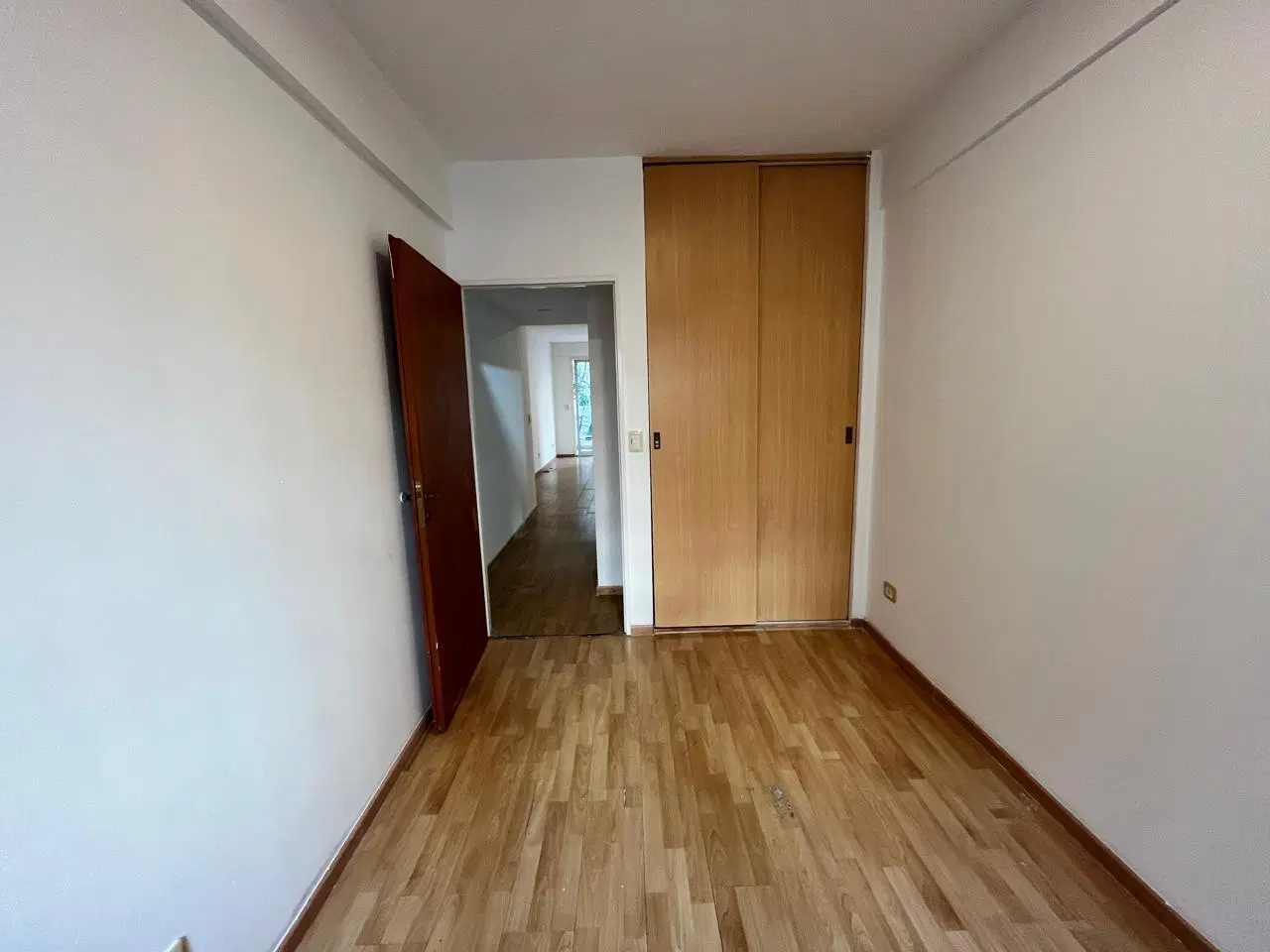 Piso Único de 4 ambientes con cochera 5