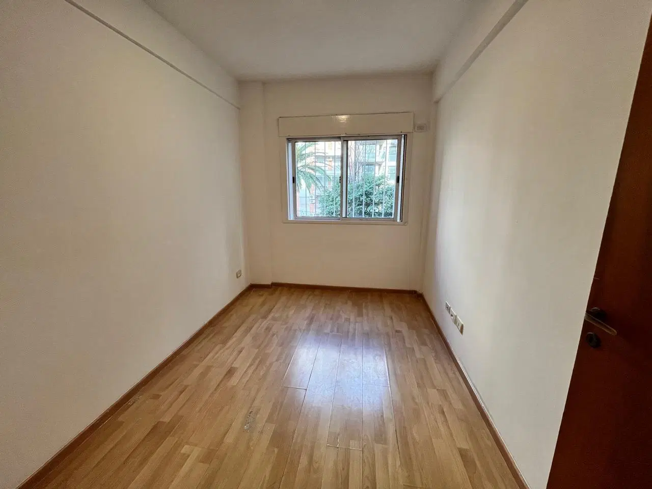 Piso Único de 4 ambientes con cochera 8
