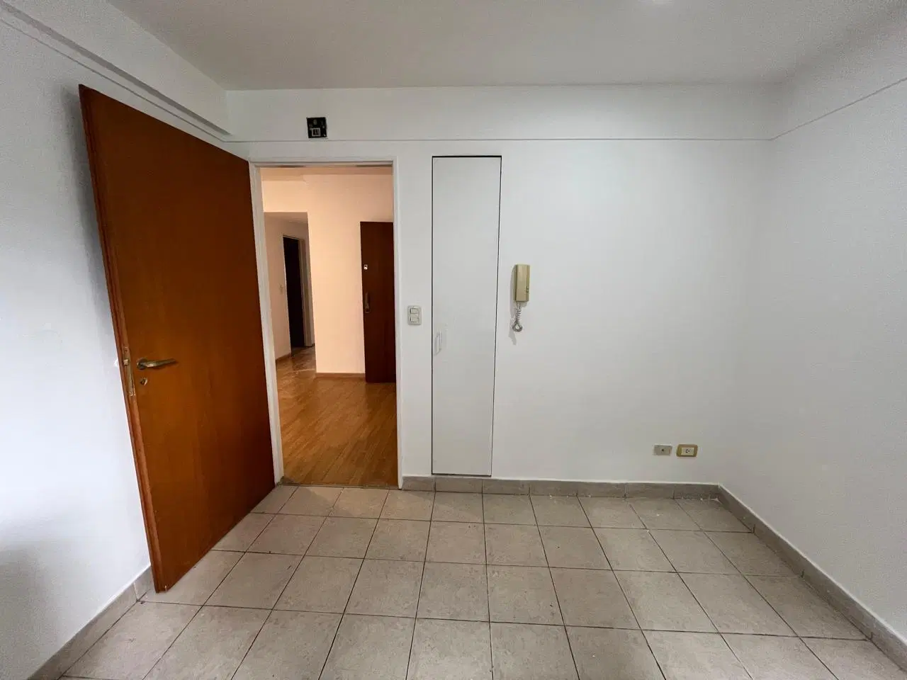 Piso Único de 4 ambientes con cochera 2