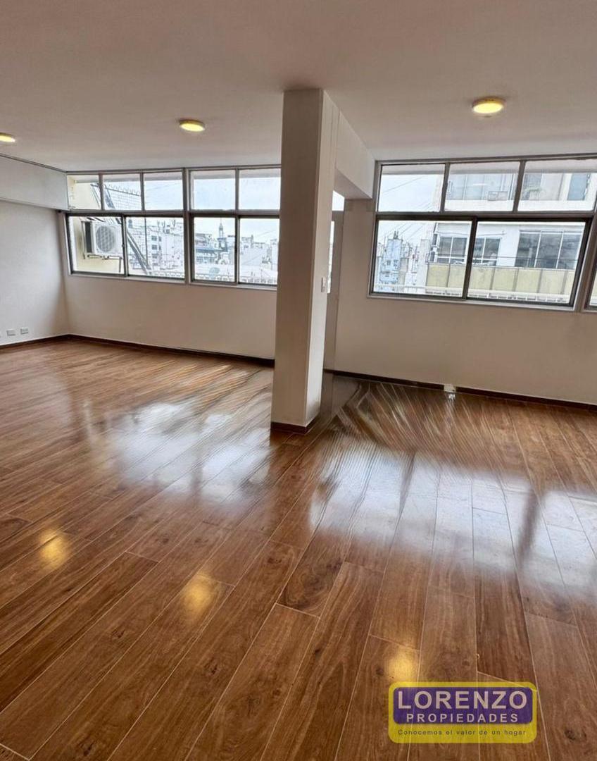 Foto de Oficina Piso único Edificio de categoría, imagen 1