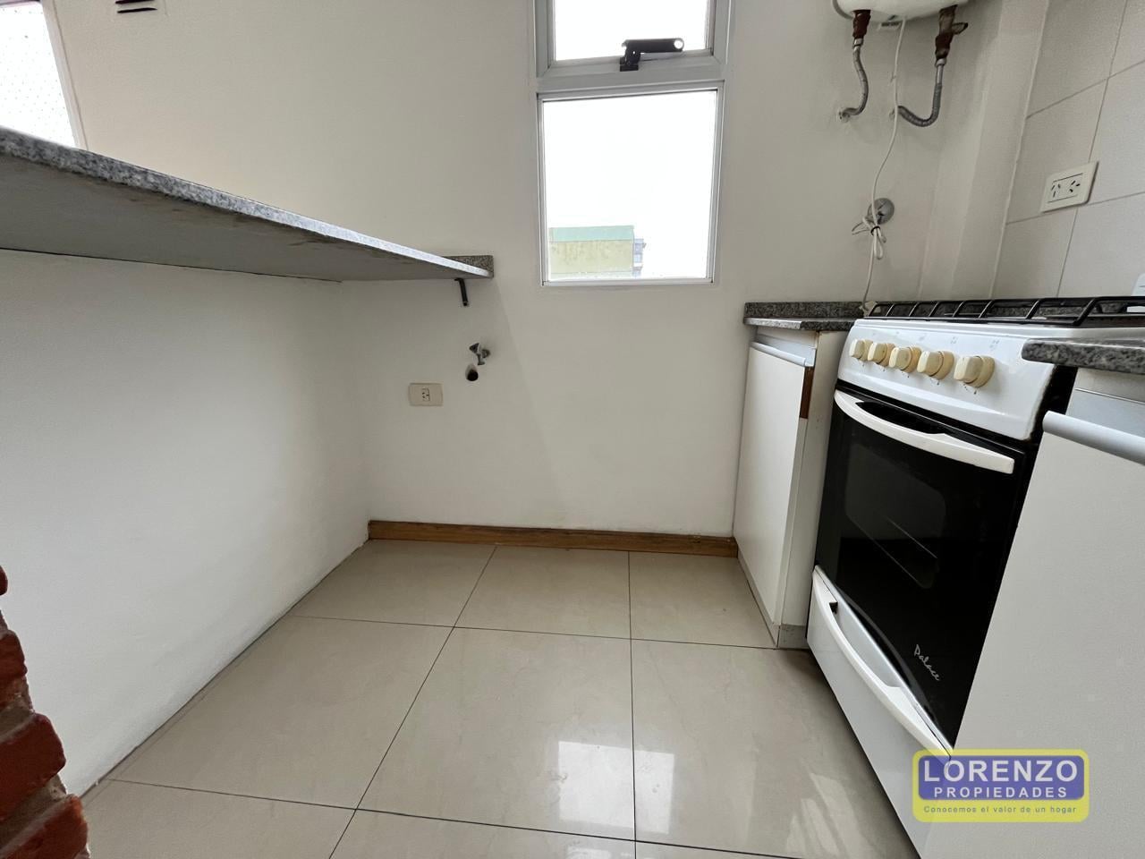 Foto de ¡SÚPER LUMINOSO Y LISTO PARA HABITAR! | 2 Amb. Piso 7 al Frente con, imagen 1