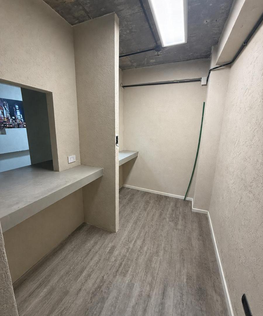 Foto de Excelente oficina en pleno flores, Muy buen estado 90 mts balcon, imagen 5