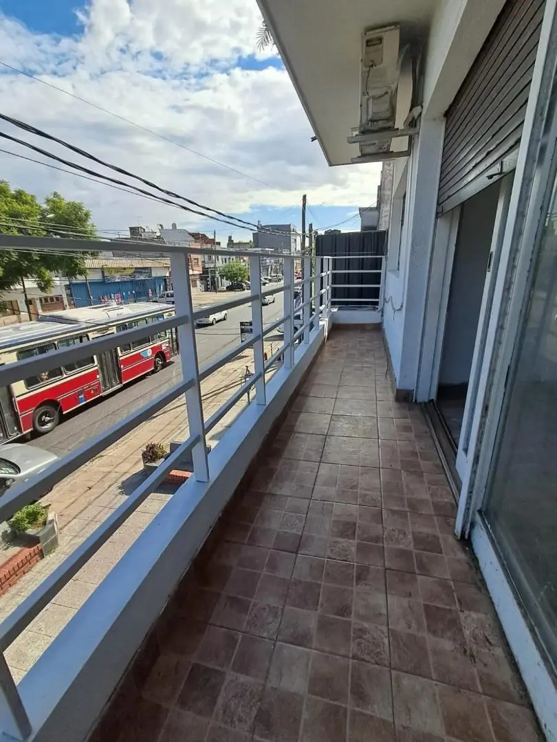 Departamento en Félix Ballester al 600 5