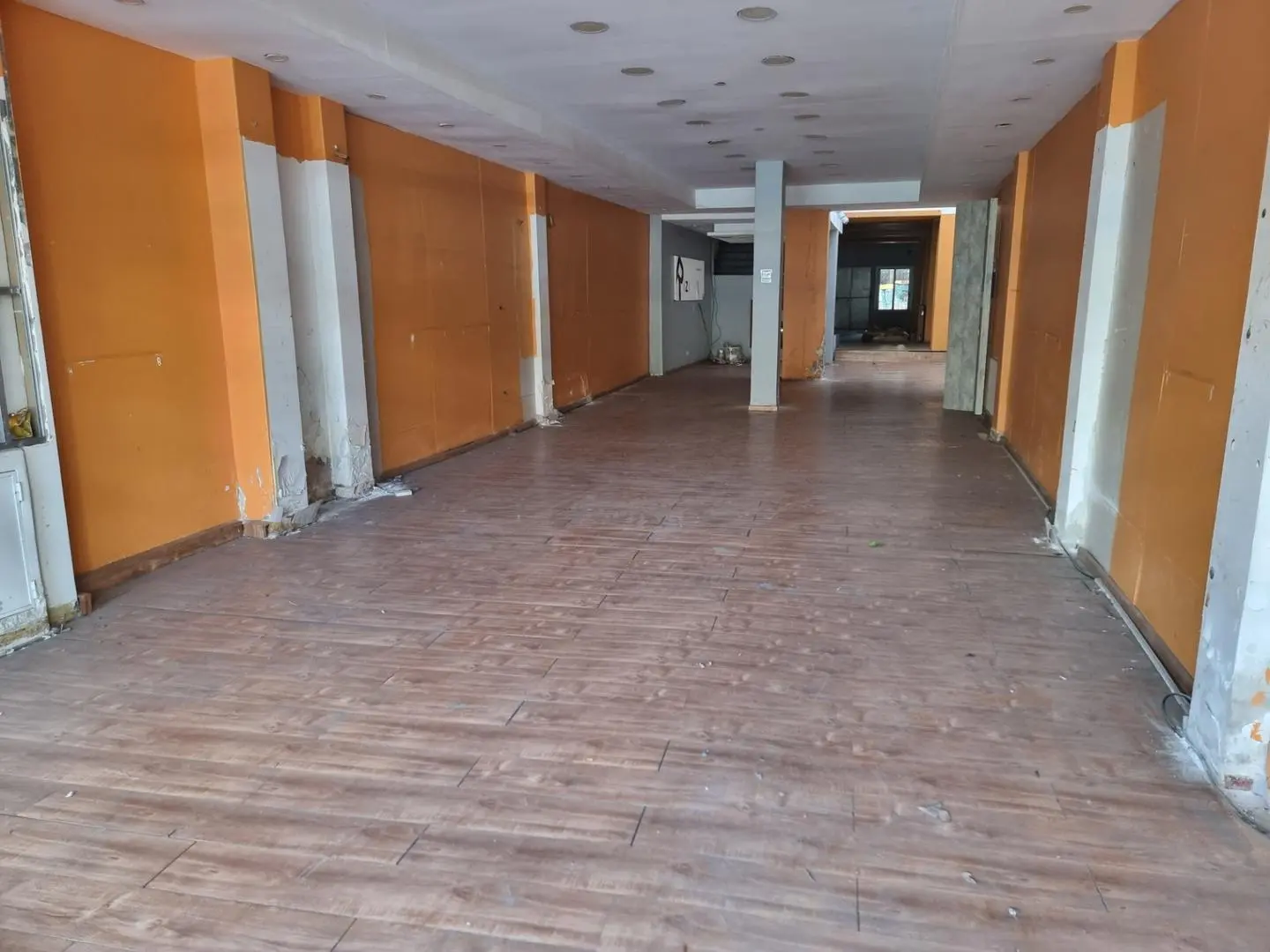 EXELENTE LOCAL SOBRE CABILDO 250M2 CUB Y 170 M2 DESCUB 3
