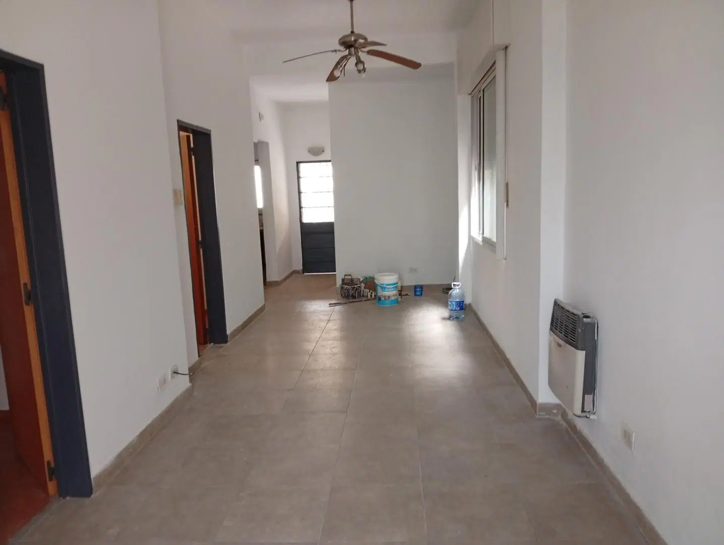 3 ambientes, entrada de auto, patio, jardín al frente 8
