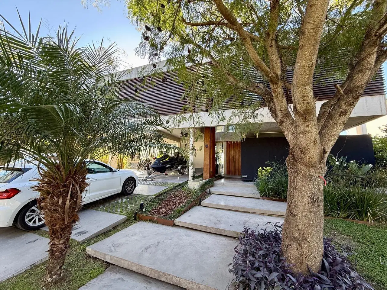 Casa en venta 3 dormitorios al agua Barrio Los Lagos Nordelta Argentina 1