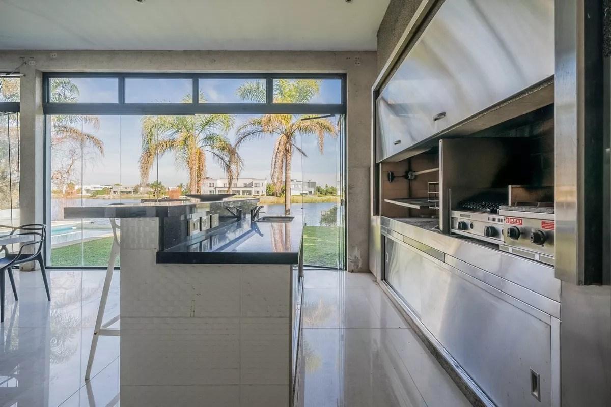 Foto de Casa en alquiler temporal 3 dormitorios al agua en Los Alisos Nordelta, imagen 1