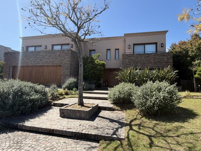 Foto de Casa en venta 5 dormitorios en suite en el Barrio El Golf Nordelta, imagen 3